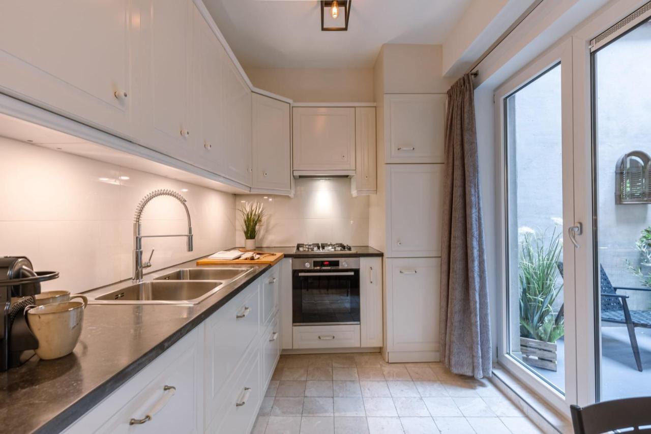 Authentic Apartment In The Heart Of Antwerp Exterior photo