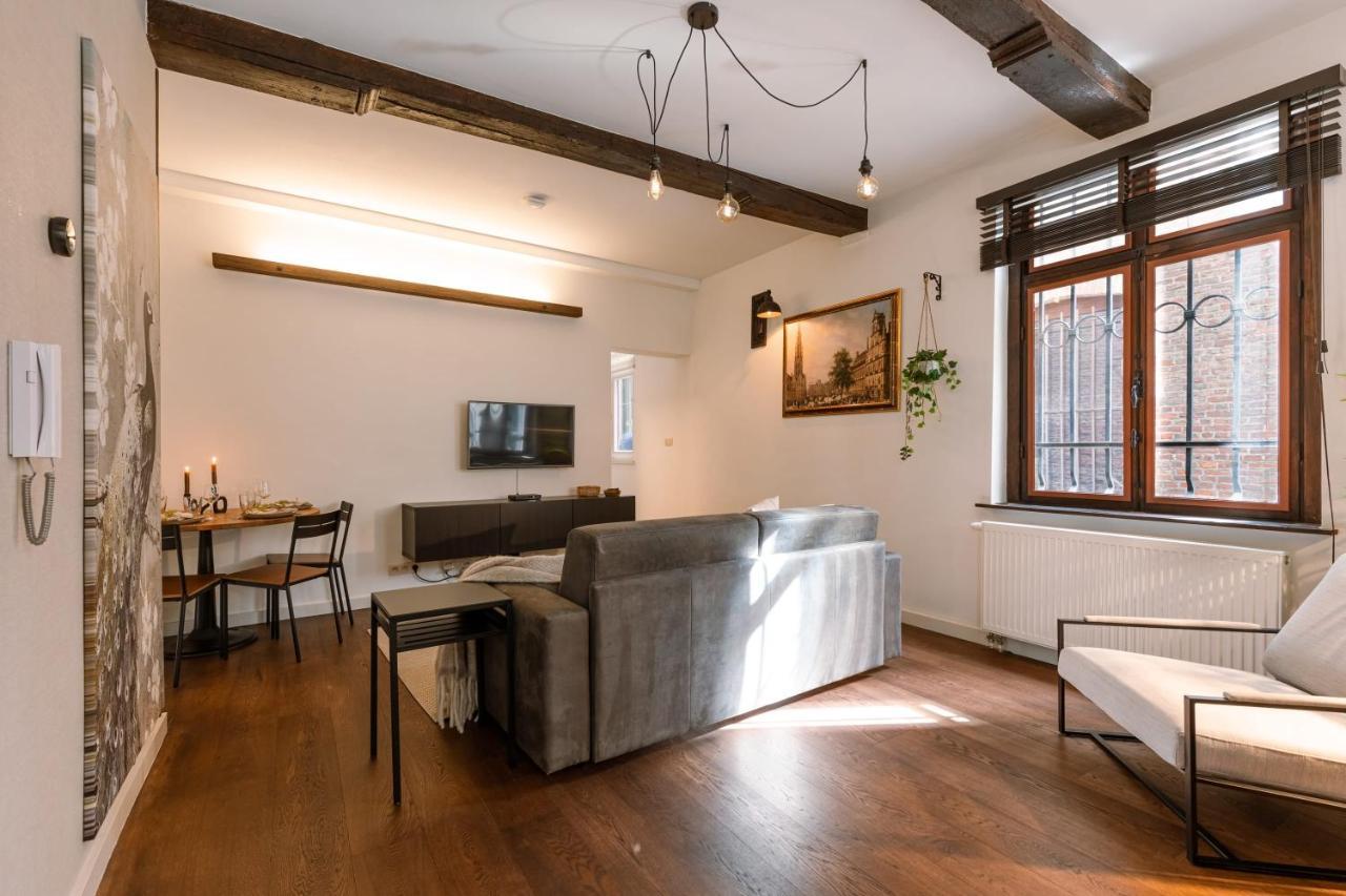 Authentic Apartment In The Heart Of Antwerp Exterior photo