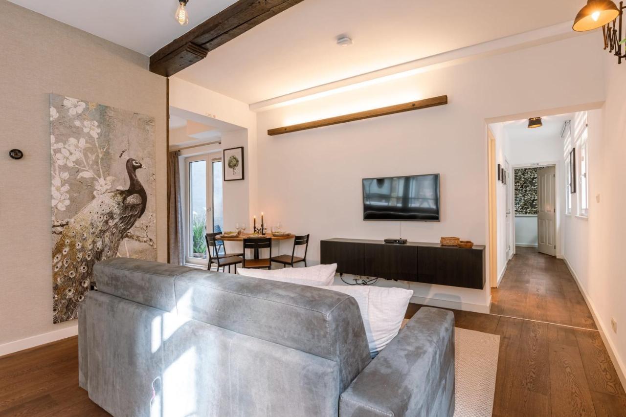 Authentic Apartment In The Heart Of Antwerp Exterior photo